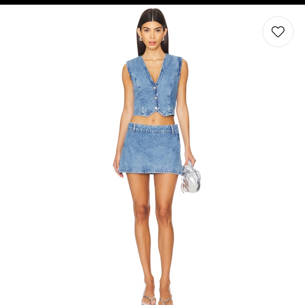 Kail Low Rise Mini Skirt in Flat Light